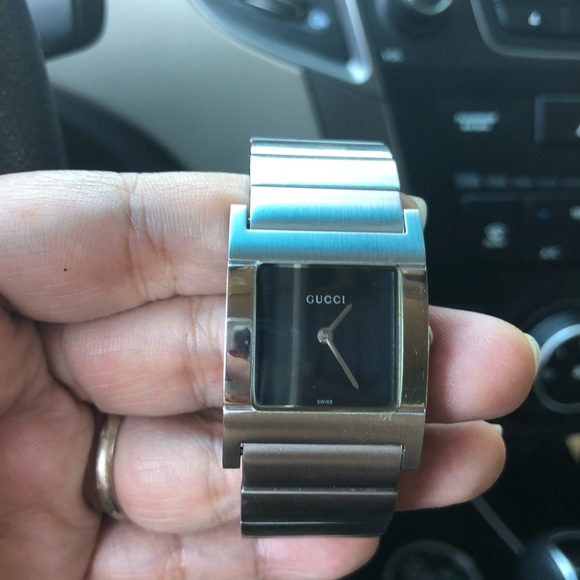 Gucci Swiss Watch Authentic - Picture 1 of 8